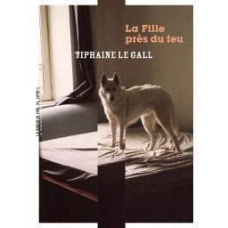 LA FILLE PRES DU FEU